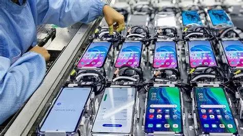 Global Smartphone Supply Shift Redefines Tech Manufacturing Power