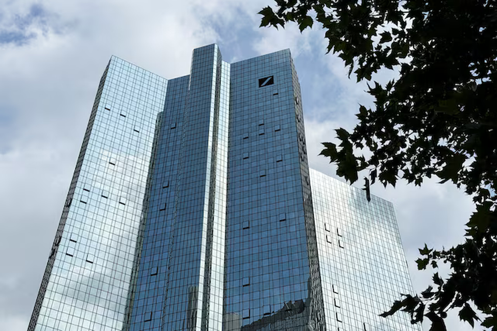 Deutsche Bank's €500 million buyback to begin on Tuesday