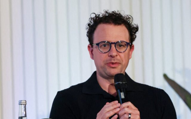 AI Stocks Slide After Dario Amodei and Major Tech CEOs Unite to Urge AI Development Slowdown
