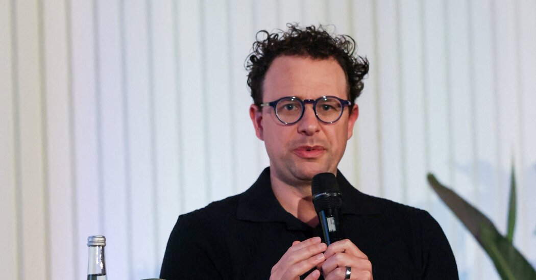 AI Stocks Slide After Dario Amodei and Major Tech CEOs Unite to Urge AI Development Slowdown
