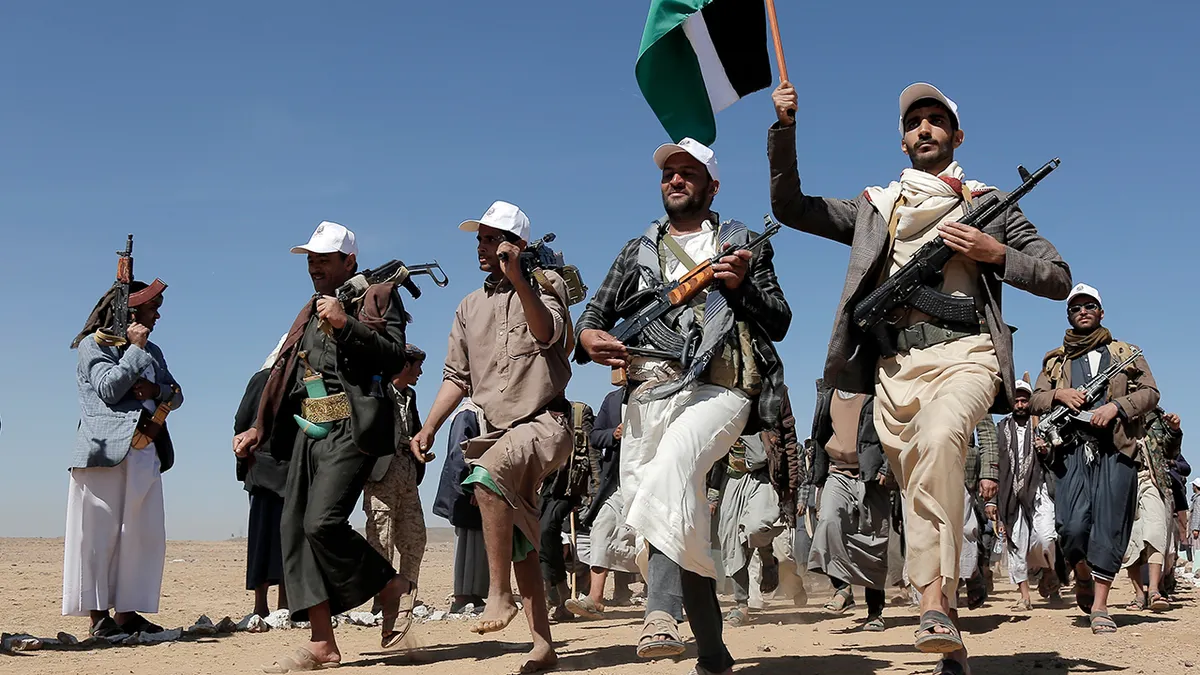 Houthi Forces Advance Toward Yemen's Marib and Taiz, Threatening Saudi-Backed Government's Last Northern Stronghold
