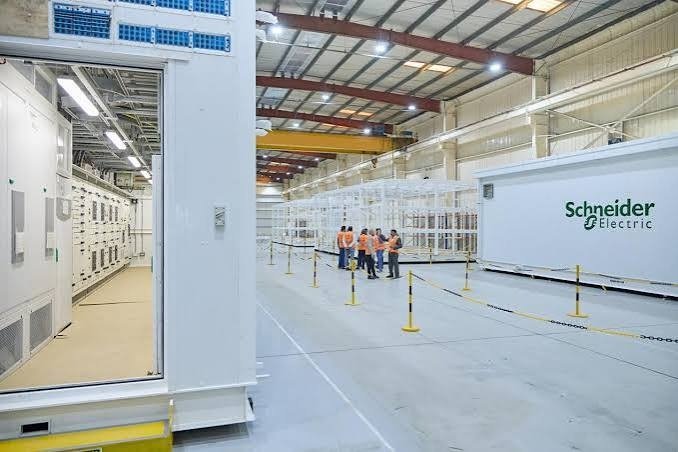 Microsoft, Schneider Electric Expand Gulf AI Data Centers