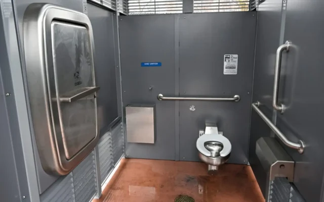 New York City's New Robotoilets Give You 10 Minutes Before the Door Automatically Opens