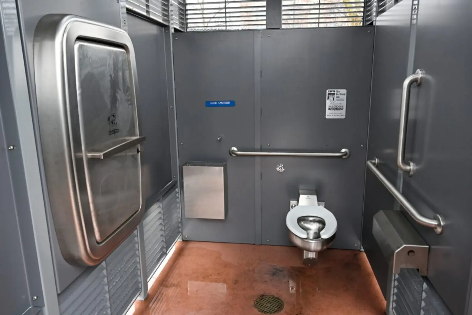 New York City's New Robotoilets Give You 10 Minutes Before the Door Automatically Opens