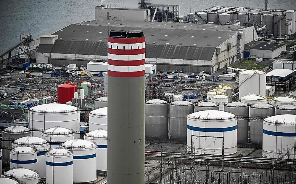 Spain to Cap Household Gas Price Rise at 15% as Government Revives Crisis-Era Tools