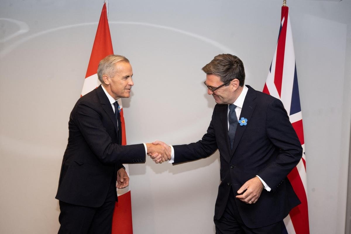 UK's Burnham and Canada's Carney Hold First Bilateral Meeting
