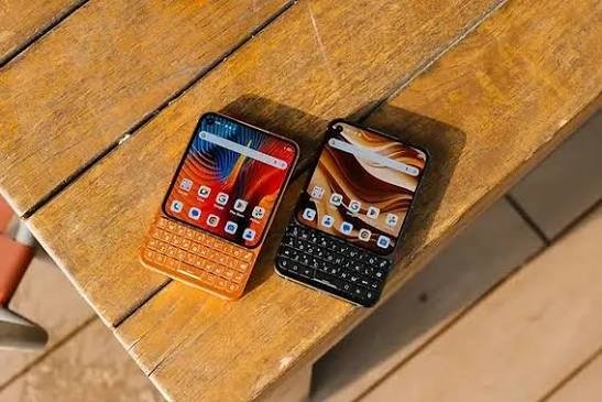 Unihertz Titan 2 Elite Brings Back the Physical QWERTY Keyboard on a Real 5G Smartphone