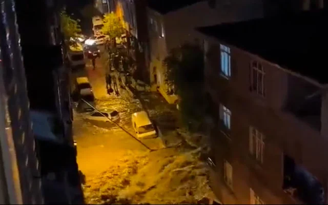 Istanbul Floods: Heavy Rain Triggers 2,518 Emergency Reports, Teenager Dies and Schools Closed
